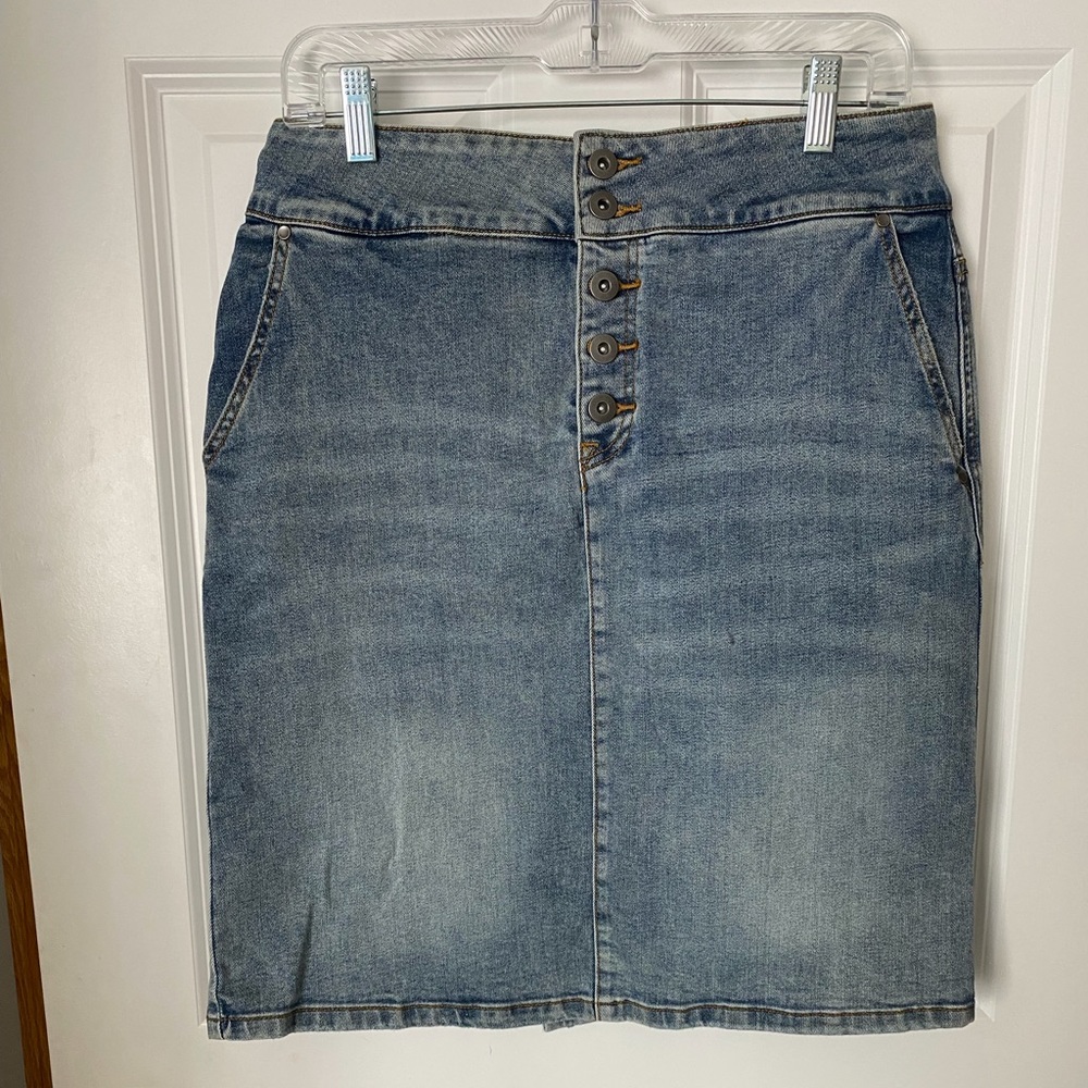 Prana denim skirt. Size 10. NWT